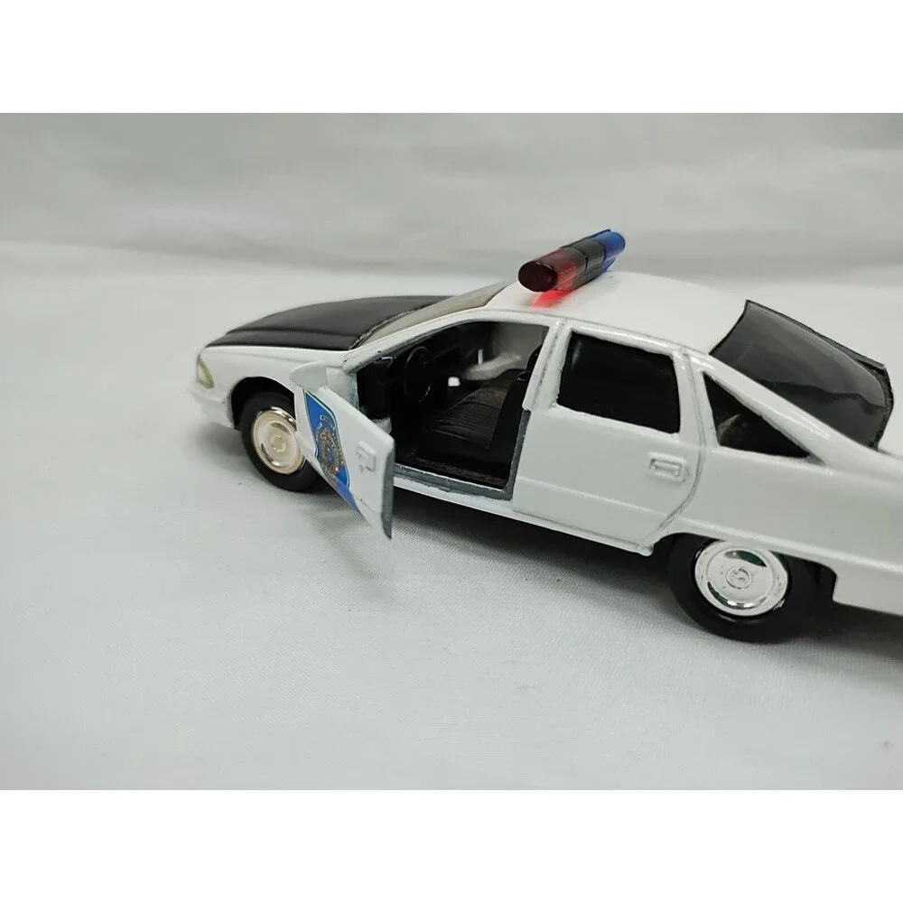 1993 Road Champs Chevrolet Caprice Alaska State Troopers Diecast Car 5